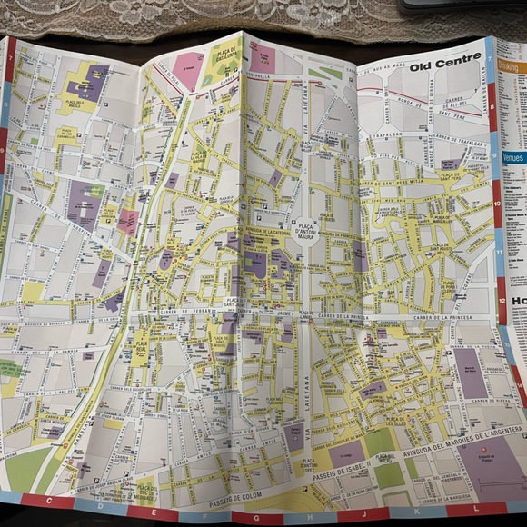 Barcelona Rough Guide Map - Picture 2 of 2